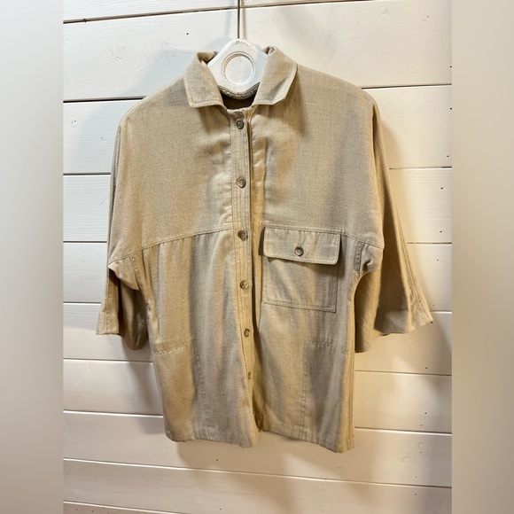 BRECKENRIDGE – Beige Button-Up Shirt (Size 10) - Picture 3 of 7